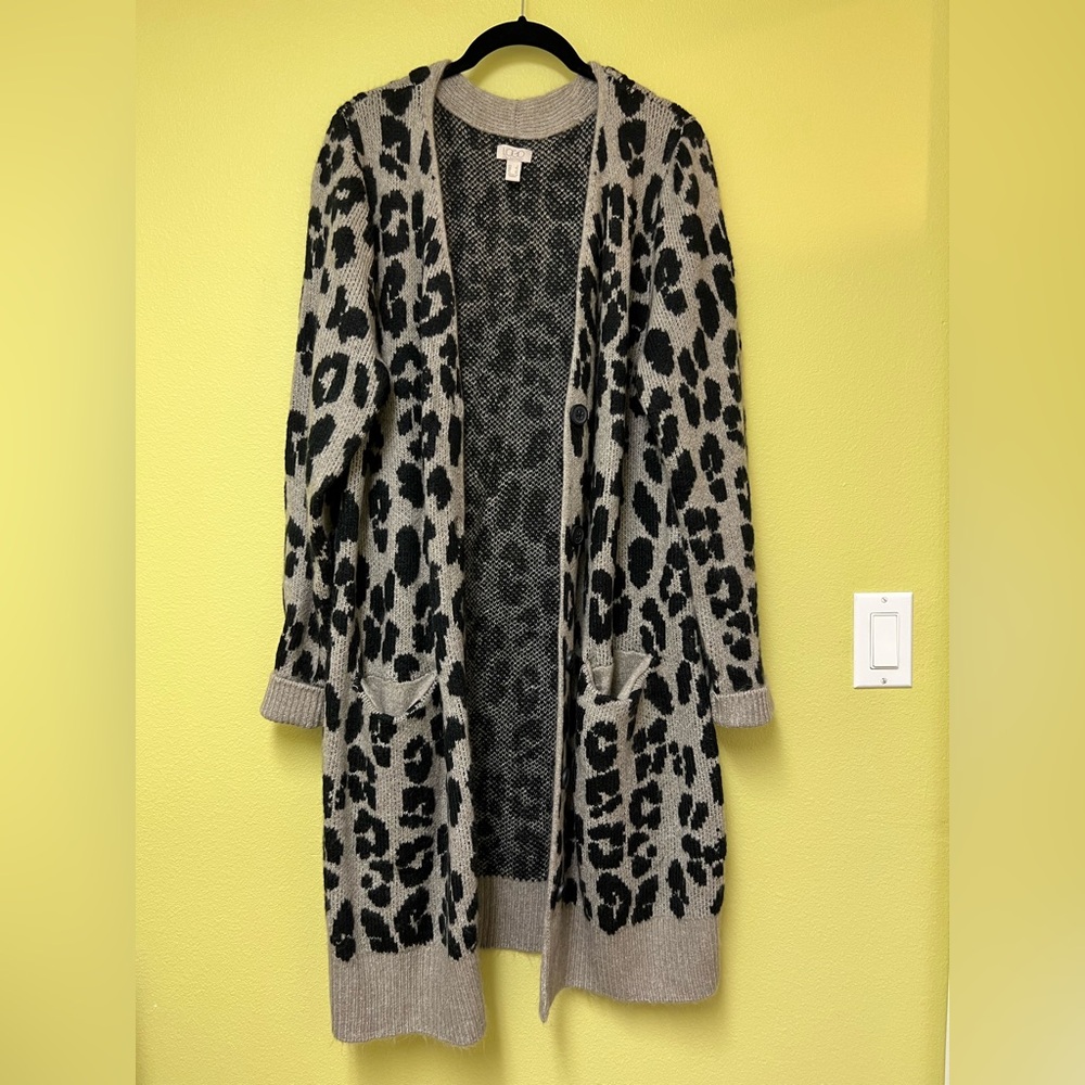 LOGO by Lori Goldstein Black and Tan Leopard Cardigan
